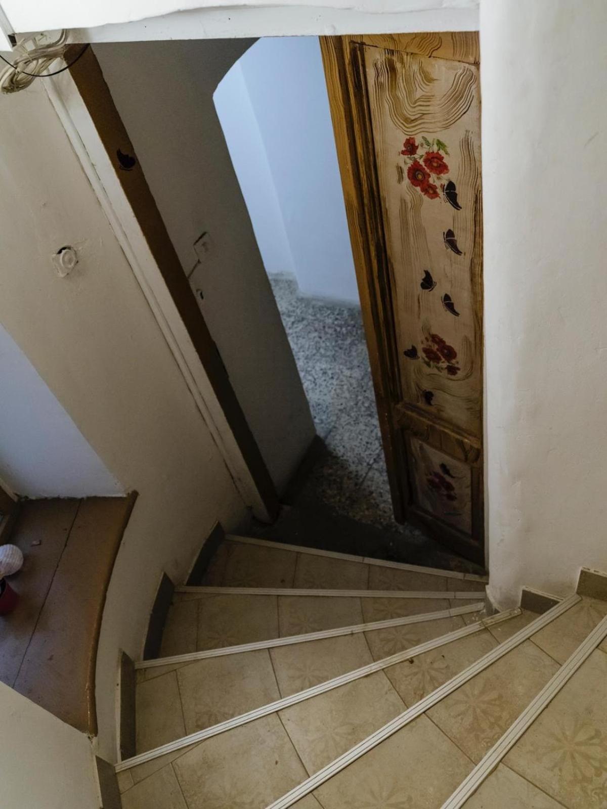 High Hopes No 3 Semi-basement *
